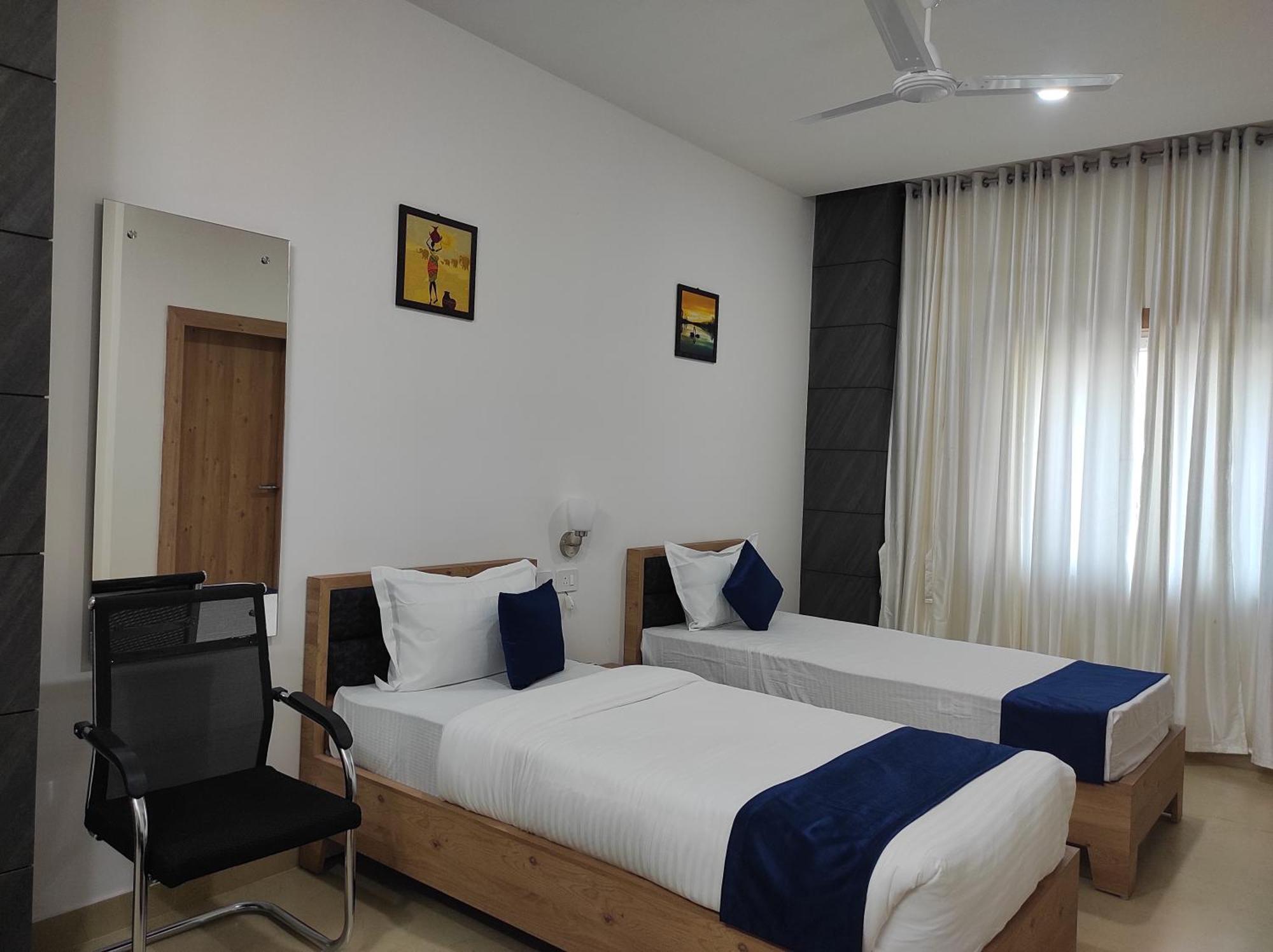 Hotel A G Palace Duliagaon エクステリア 写真